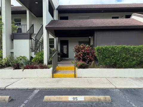 1100 E Bay Dr #95, Largo, FL 33770