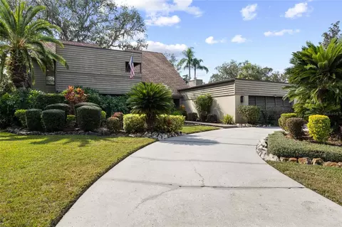 1221 N Riverhills Dr, Temple Terrace, FL 33617