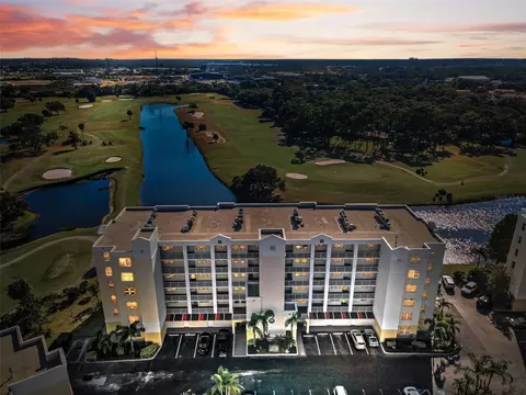 1200 Country Club Dr #2205, Largo, FL 33771