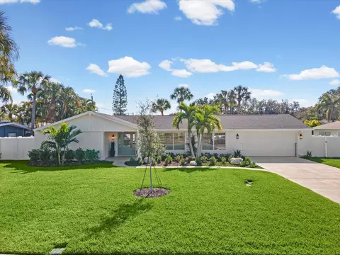 819 Jacaranda Dr, Largo, FL 33770