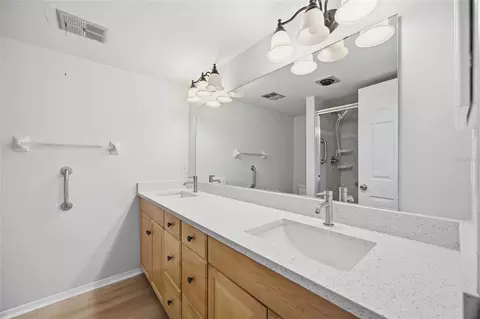 Bath - 4859 Independence Dr, Bradenton, FL 34210 photo 1 of 3
