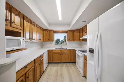 Kitchen - 4859 Independence Dr, Bradenton, FL 34210 photo 1 of 2