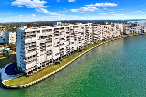 6060 Shore Blvd S #909, Gulfport, FL 33707
