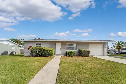9453 Golden Grove St, Seminole, FL 33772