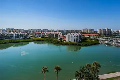 7400 Sun Island Dr S #806, South Pasadena, FL 33707