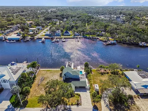 8025 Island Dr, Port Richey, FL 34668