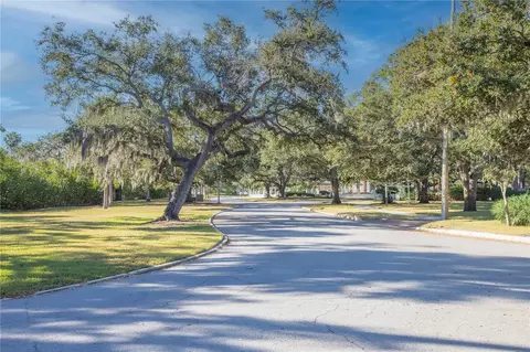 415 S Shore Crest Dr, Tampa, FL 33609