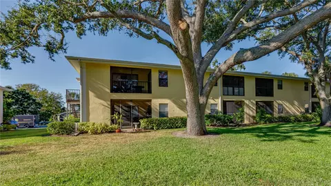 3001 58th Ave S #111, Saint Petersburg, FL 33712