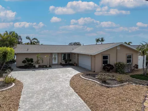 775 119th Ave, Treasure Island, FL 33706
