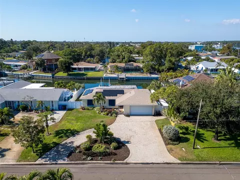 3497 Coquina Key Dr SE, Saint Petersburg, FL 33705