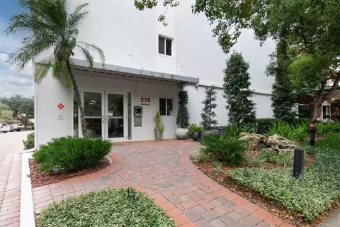 210 5th Ave S #404, Saint Petersburg, FL 33701