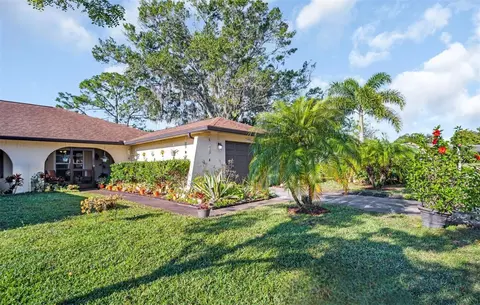 3481 Maclaren Dr, Palm Harbor, FL 34684