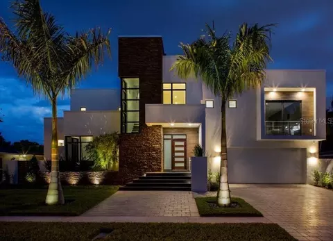356 Bayview Dr NE, Saint Petersburg, FL 33704