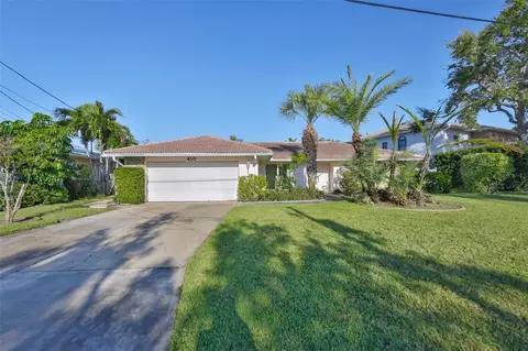 410 Harbor Dr N, Indian Rocks Beach, FL 33785