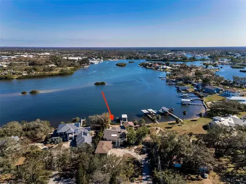 1302 Belcher Dr, Tarpon Springs, FL 34689