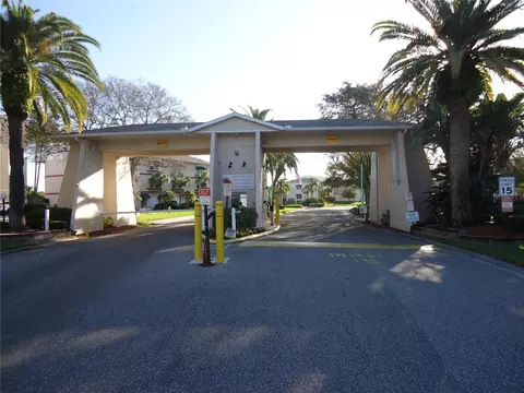 10034 64th Ave N #21, Saint Petersburg, FL 33708