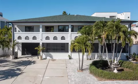 2710 Hibiscus Dr W, Belleair Beach, FL 33786