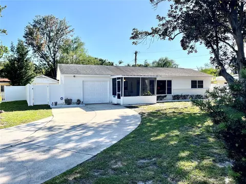 7598 14th St N, Saint Petersburg, FL 33702