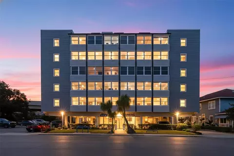 841 4th Ave N #32, Saint Petersburg, FL 33701