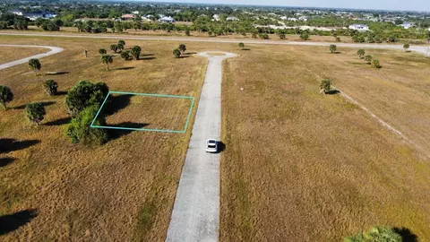 9 Spruce Ln, Placida, FL 33946