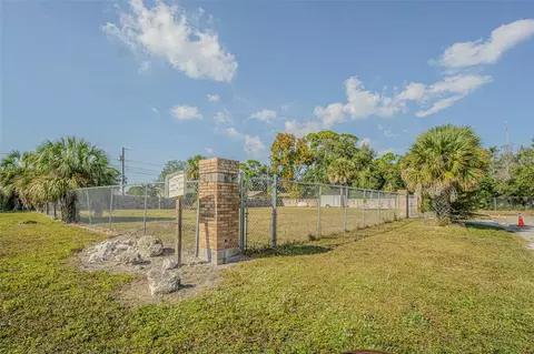 7598 90th St, Seminole, FL 33777