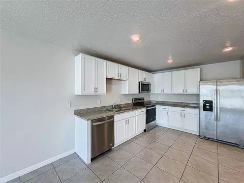 Kitchen - 12167 High Rock Way, Parrish, FL 34219 photo 2 of 2