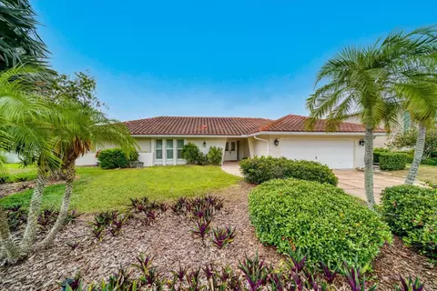 206 Poinciana Ln, Largo, FL 33770