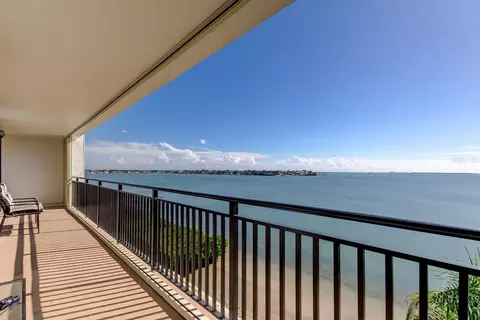 5700 Escondida Blvd S #403, Saint Petersburg, FL 33715