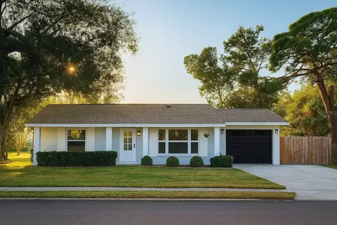 4700 Chancellor St NE, Saint Petersburg, FL 33703