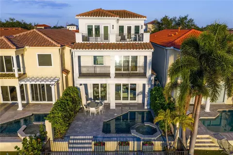 1037 Royal Pass Rd, Tampa, FL 33602