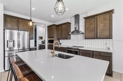 Kitchen - 11124 Moonsail Dr, Parrish, FL 34219 photo 4 of 6