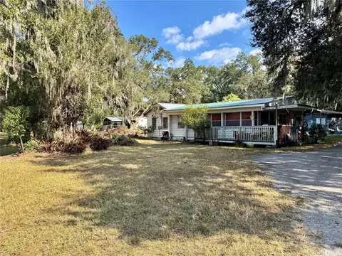 4702 Strauss Rd, Plant City, FL 33565