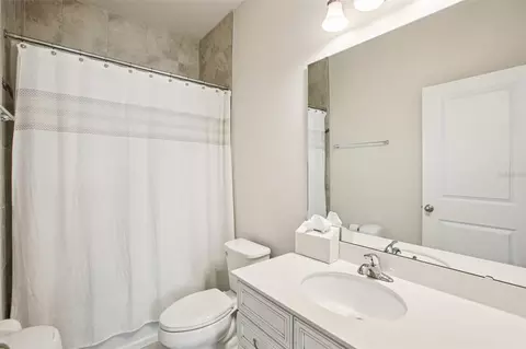 Bath - 12326 Blue Pacific Dr, Riverview, FL 33579 photo 3 of 4