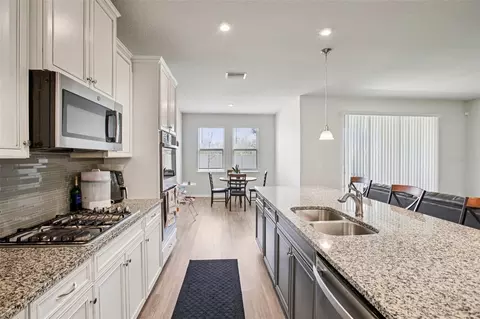Kitchen - 12326 Blue Pacific Dr, Riverview, FL 33579 photo 2 of 5