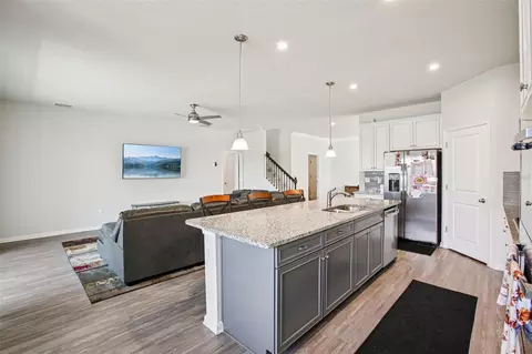 Kitchen - 12326 Blue Pacific Dr, Riverview, FL 33579 photo 4 of 5