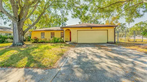 633 Huntington St, Brandon, FL 33511