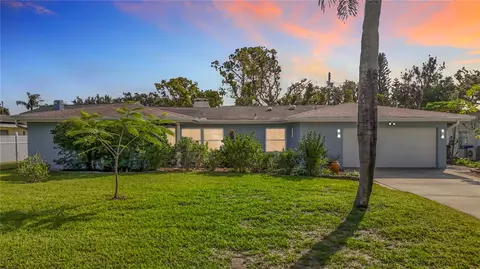 1133 Burke Ave, Dunedin, FL 34698