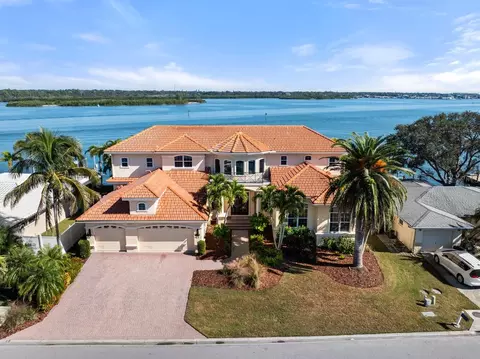 17371 Kennedy Dr, North Redington Beach, FL 33708