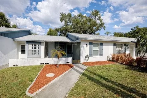 7135 Parkside Villas Dr N, Saint Petersburg, FL 33709