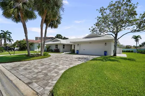 5884 51st St S, Saint Petersburg, FL 33715