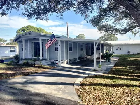 980 7th St NW #1, Largo, FL 33770