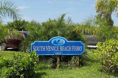 Exterior - 2745 Arrowhead Rd, Venice, FL 34293 photo 8 of 9
