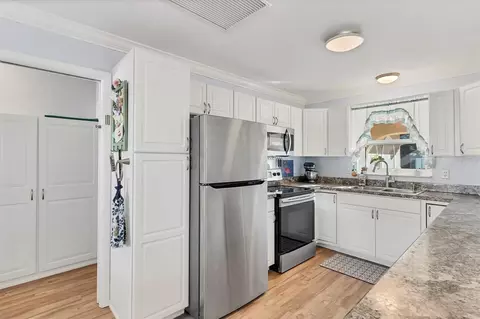 Kitchen - 2745 Arrowhead Rd, Venice, FL 34293 photo 1 of 3