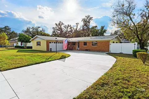 1233 Lorie Cir, Brandon, FL 33510