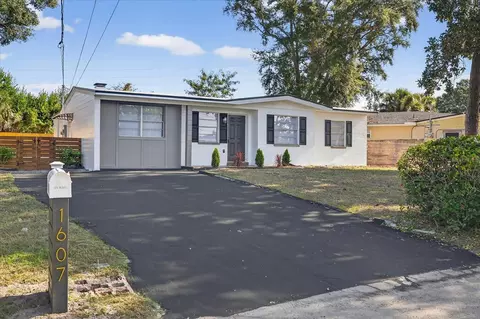 1607 Stevensons Dr, Clearwater, FL 33755