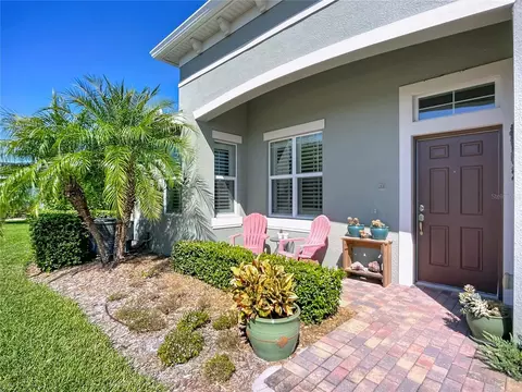 689 Chipper Dr, Sun City Center, FL 33573