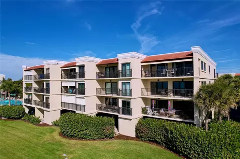 7480 Bayshore Dr #401, Treasure Island, FL 33706