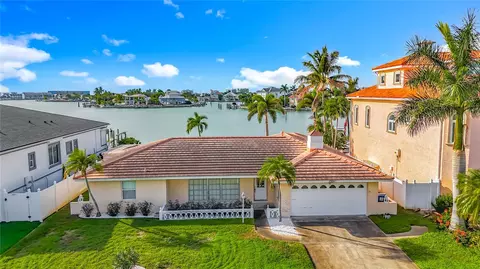 1135 81st St S, Saint Petersburg, FL 33707