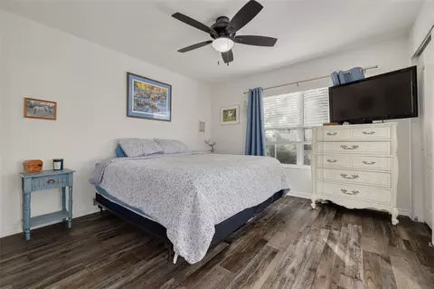Bedroom - 2096 Sun Down Dr, Clearwater, FL 33763 photo 2 of 4