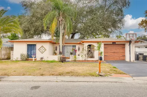 3322 Fairmount Dr, Holiday, FL 34691